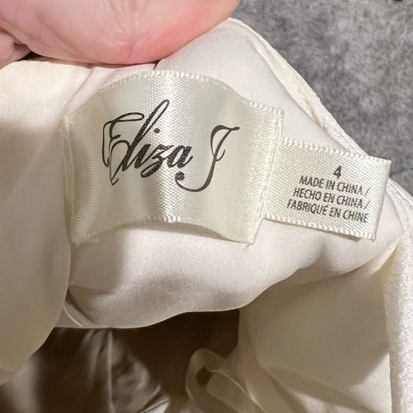 Eliza J High/Low Gown (size 4) - Picture 10 of 16